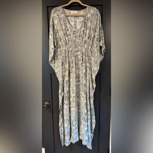 Natural Life Floral Kaftan Dress in Gray and Cream Floral. Worn once.